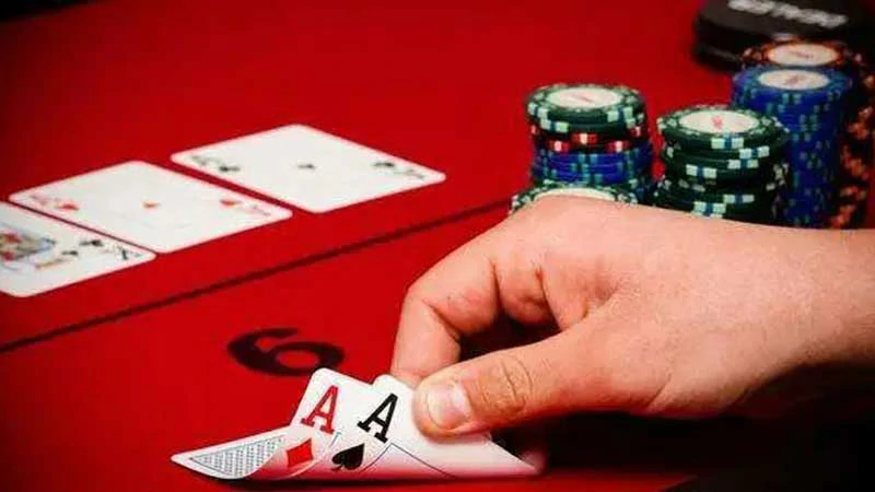 从零开始玩转德州扑克：如何选择平台和下载攻略全攻略。(图1)